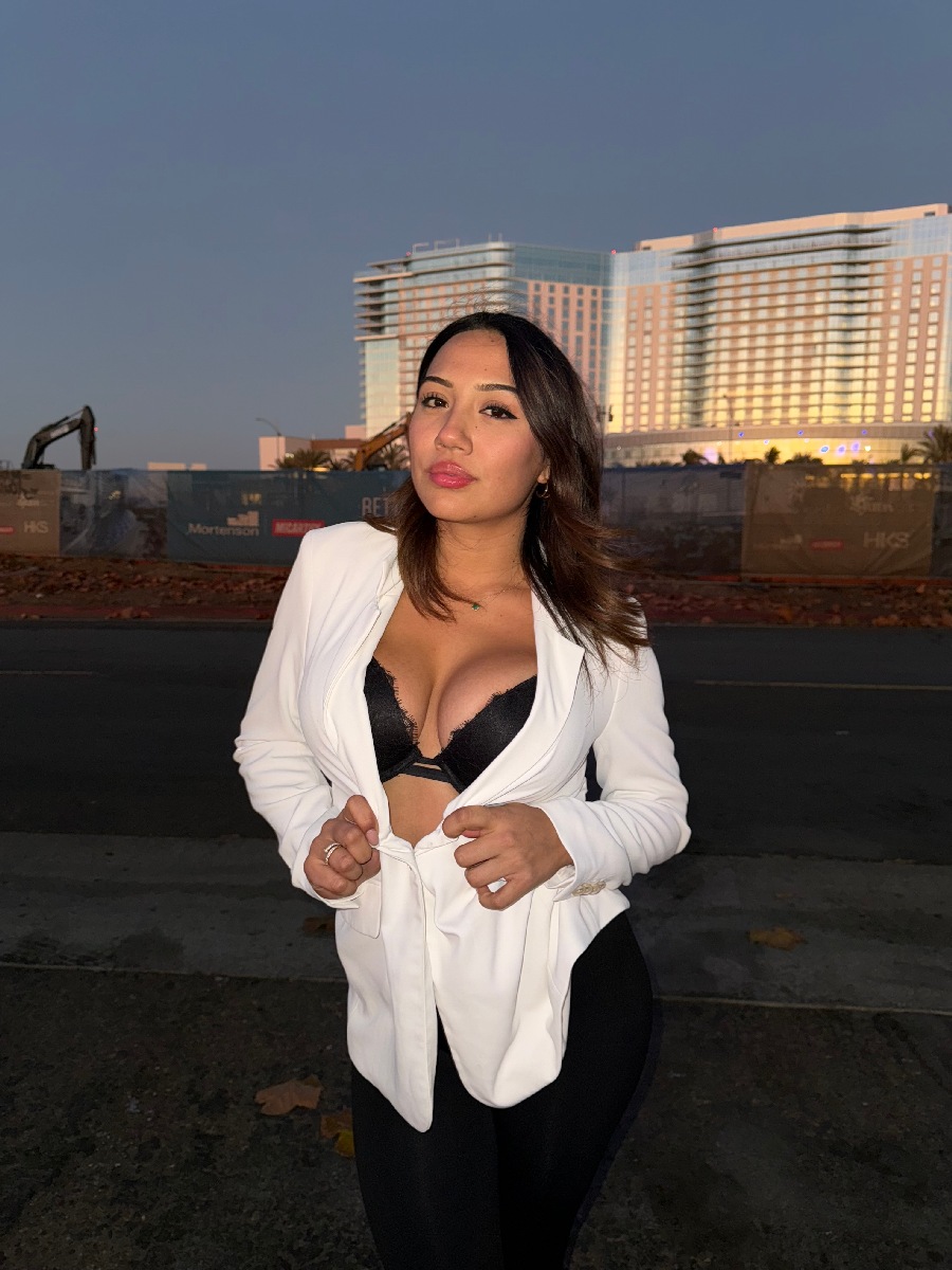 Take a pause and enjoy Ali Cruz — streaming from Saltillo