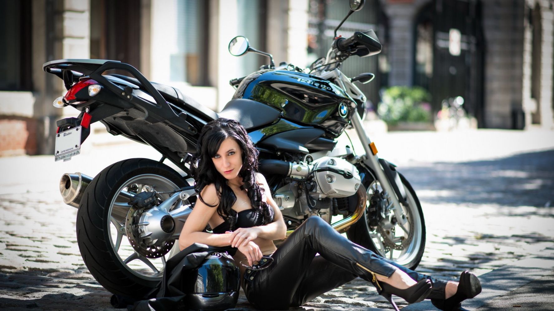 European women on bikes in Saltillo