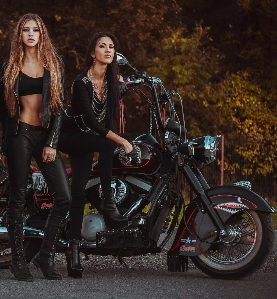 Beautiful girls and bikes in Saltillo