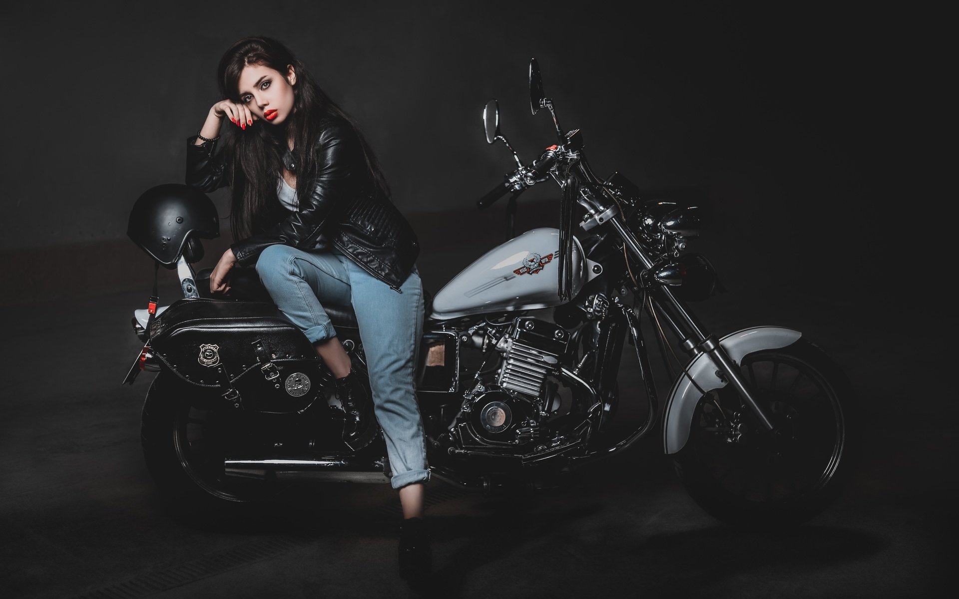 Biker girls: style and drive in Saltillo