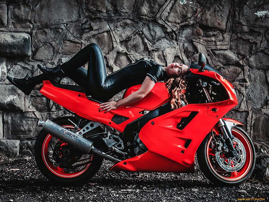 Beautiful girl Beautiful girls and motorcycles in Saltillo