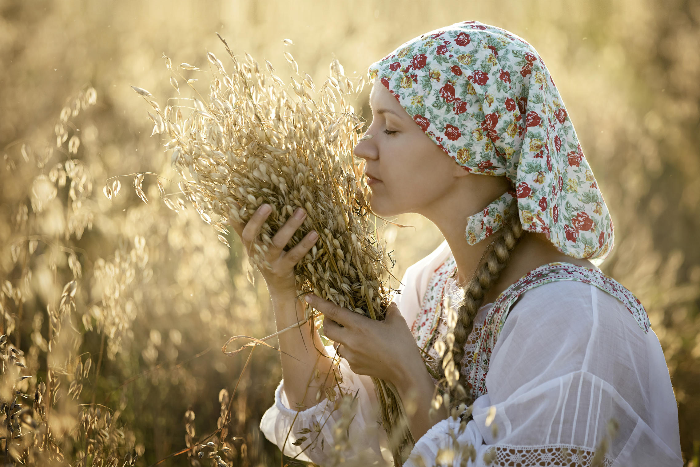 Photo Women in Slavic costumes in Saltillo